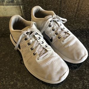 Women’s Nike shoes